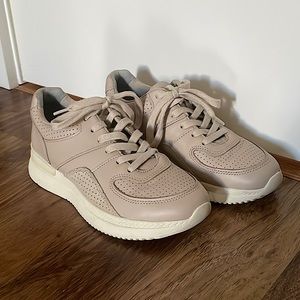 Everlane tread trainer sneaker 7 tan